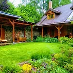 Apartmanhotel Happy House & Sauna 4*