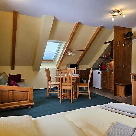 Happy House & Sauna 4*