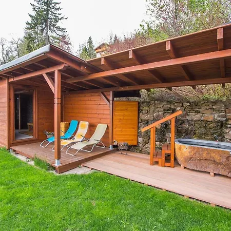Happy House & Sauna Aparthotel 4*