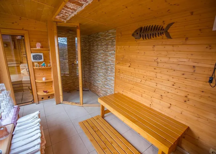 Happy House & Sauna Apart-hotel 4*