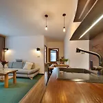 Happy House & Sauna アパートホテル 4*