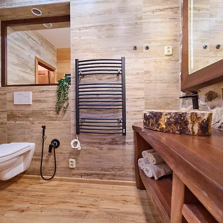 Happy House & Sauna מלון דירות 4*