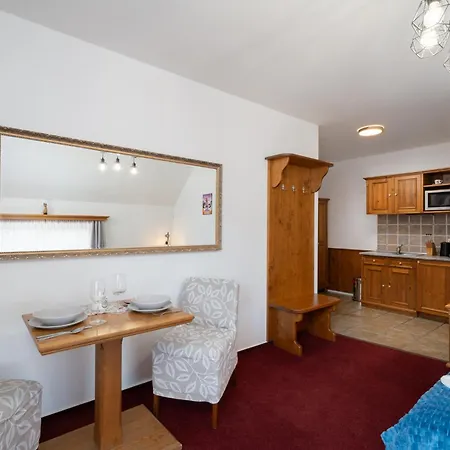 Happy House Aparthotel 4*