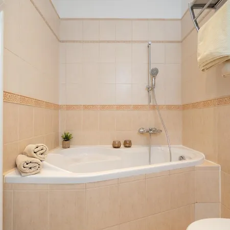 Happy House Apartments&sauna Appart hôtel 4*